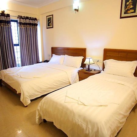 The Lounge Business Hotel Bangalore Exterior photo