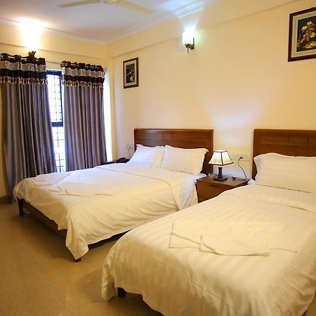 The Lounge Business Hotel Bangalore Exterior photo